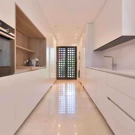 Spectacular Frontline Penthouse Apartament