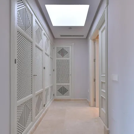 Апартаменты Spectacular Frontline Penthouse *