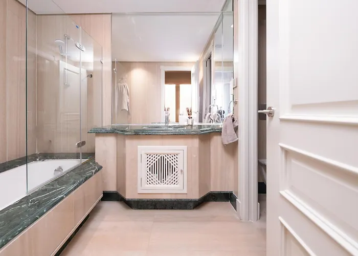 Spectacular Frontline Penthouse Apartament